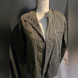 Universal Thread Army Green Jacket W Drawstring Waist. Lots Of Pockets. Sz M.